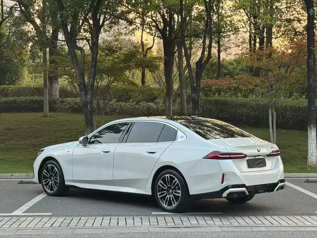 BMW 5 Series 2024