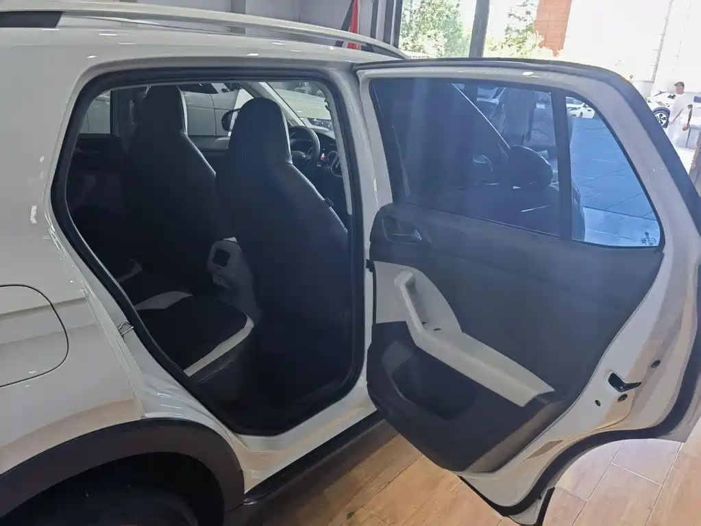 Volkswagen T-Cross 2023