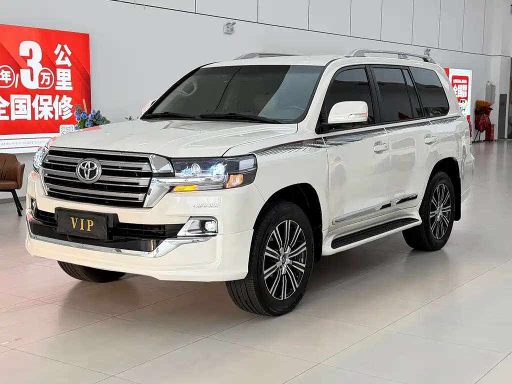 Toyota Land Cruiser 2015 — фото 1