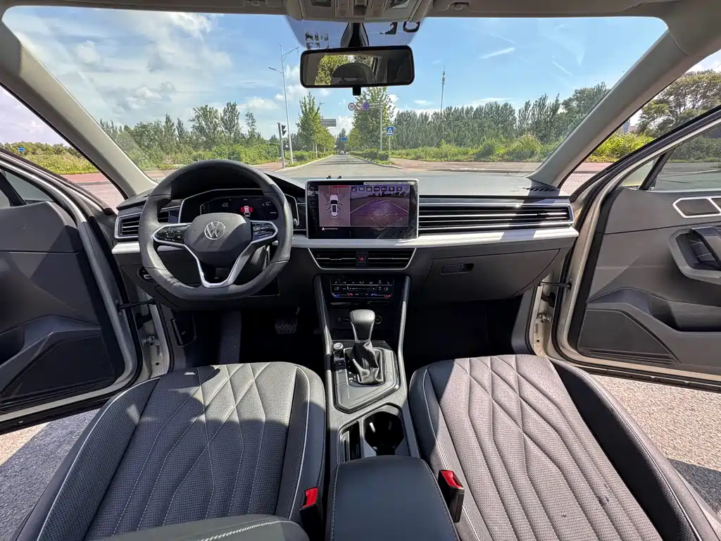 Volkswagen Tiguan L 2023 — фото 12
