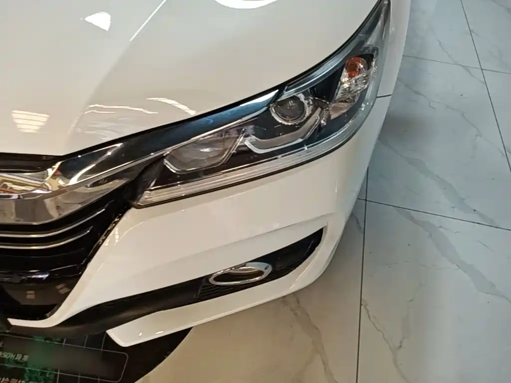 Honda Accord 2018 — фото 24
