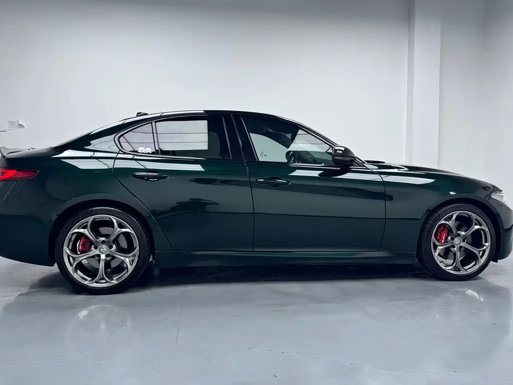 Alfa Romeo Giulia Juliet 2021 — фото 10