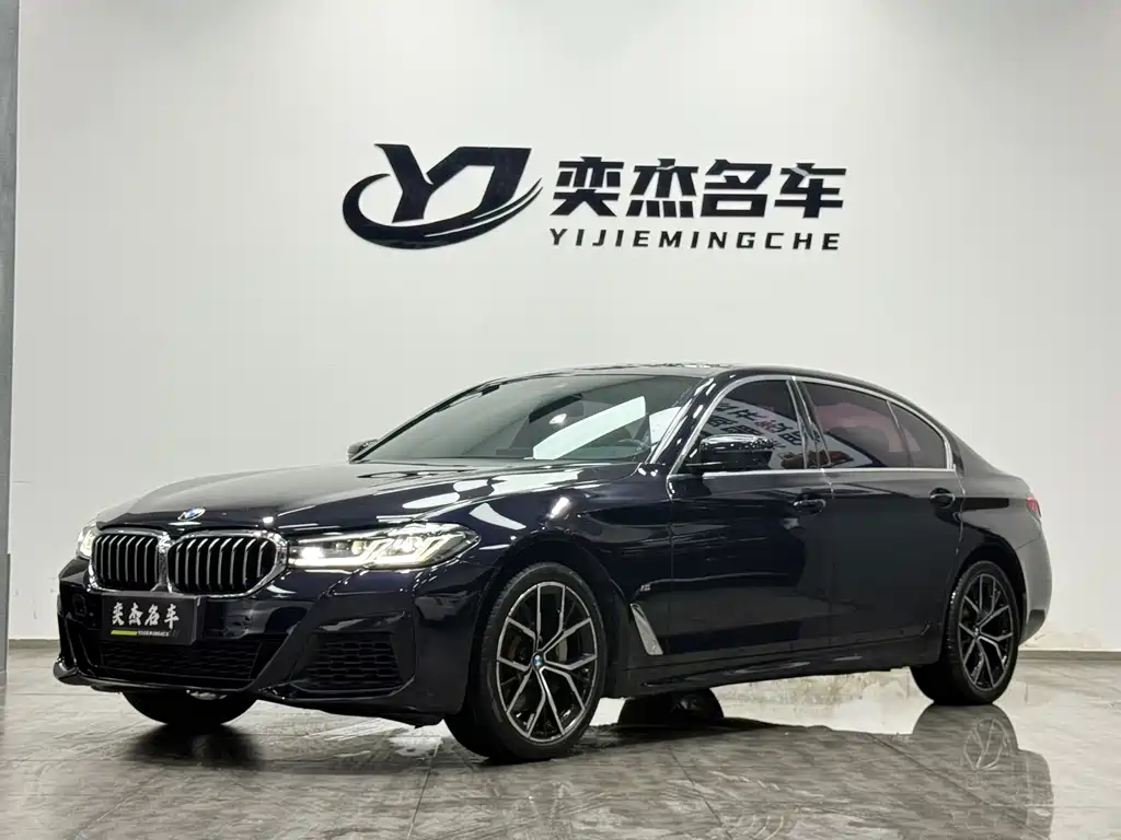 BMW 5 Series 2022 — фото 1