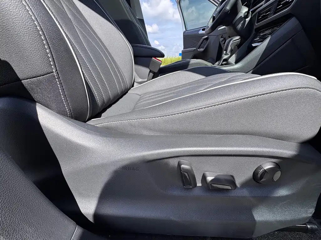 Volkswagen Tiguan L 2023 — фото 17