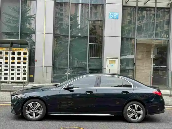 Mercedes-Benz C-Class 2022