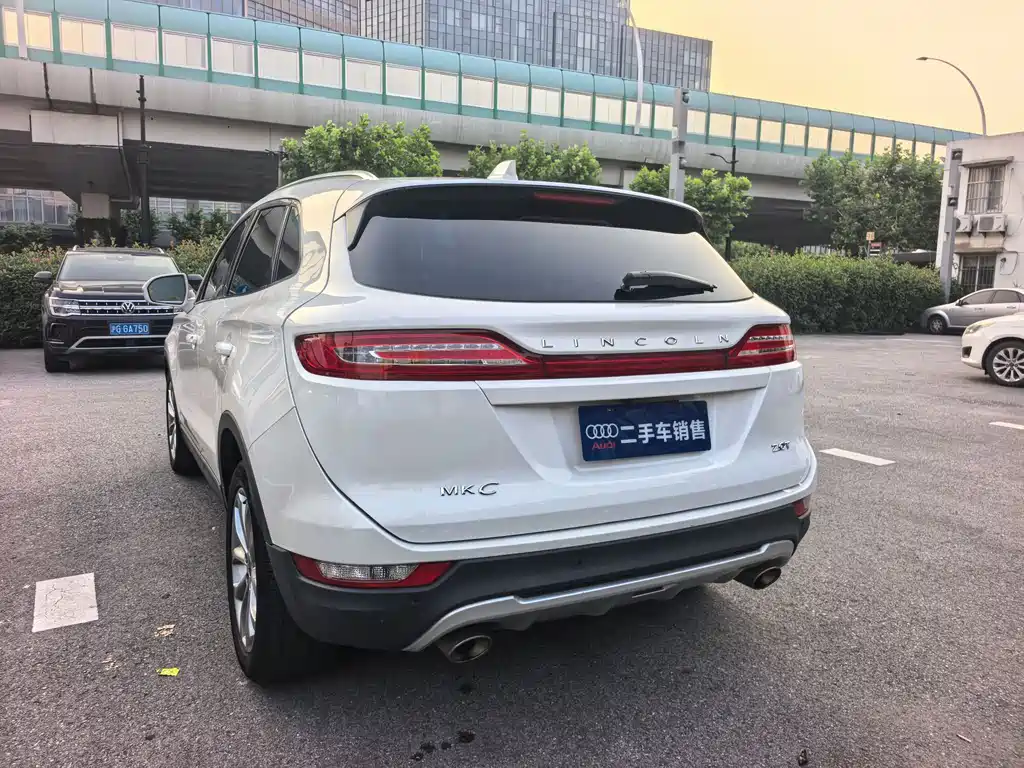 Lincoln MKC 2017