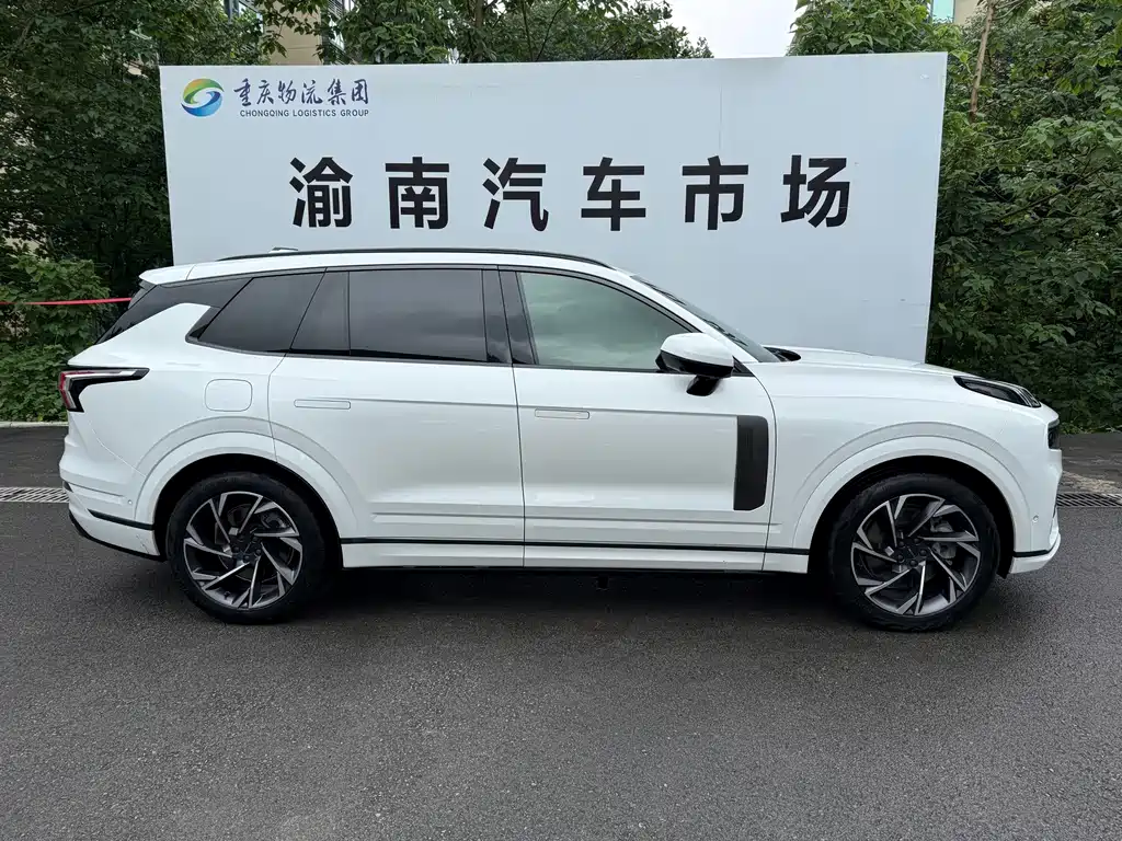 Lynk & Co 09 EM-P 2024 — фото 4