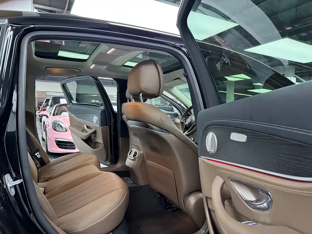 Mercedes-Benz E-Class 2020 — фото 13