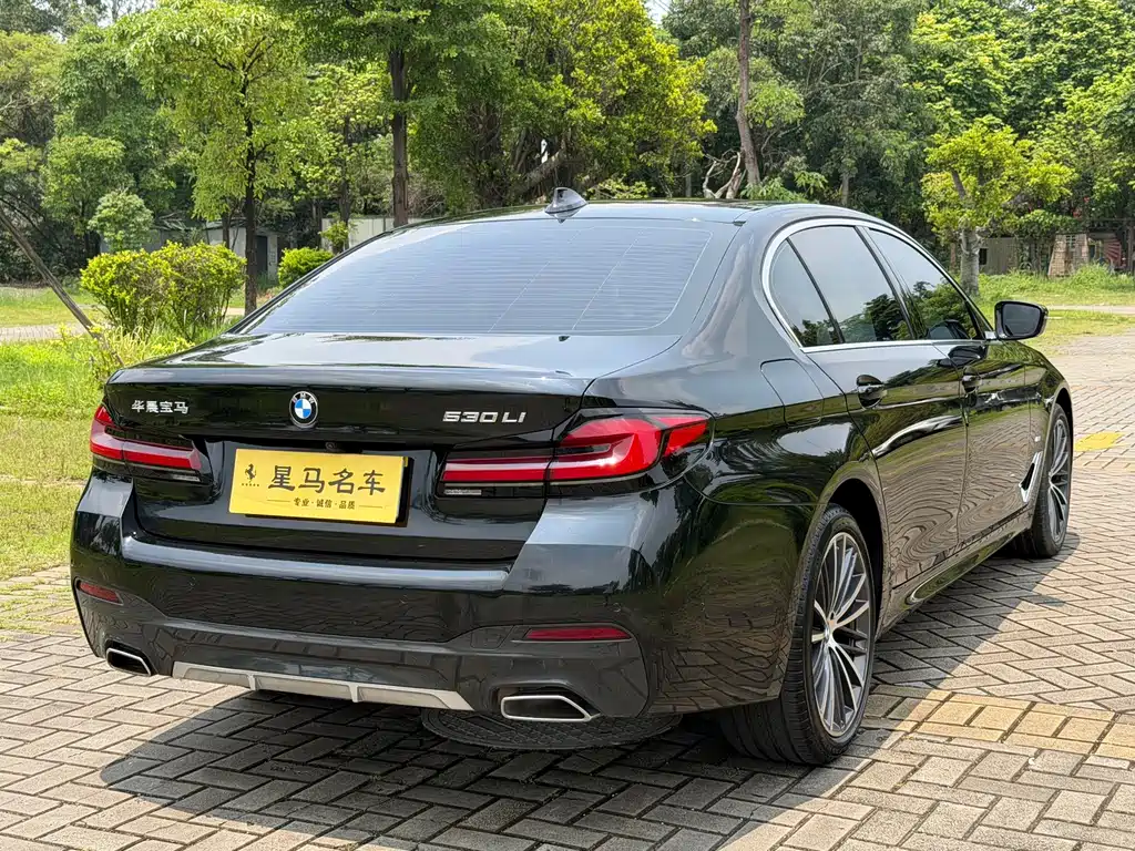 BMW 5 Series 2022 — фото 18