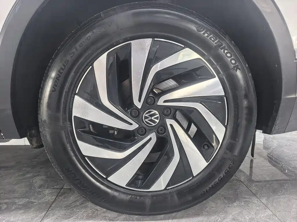 Volkswagen Tiguan L 2023 — фото 15