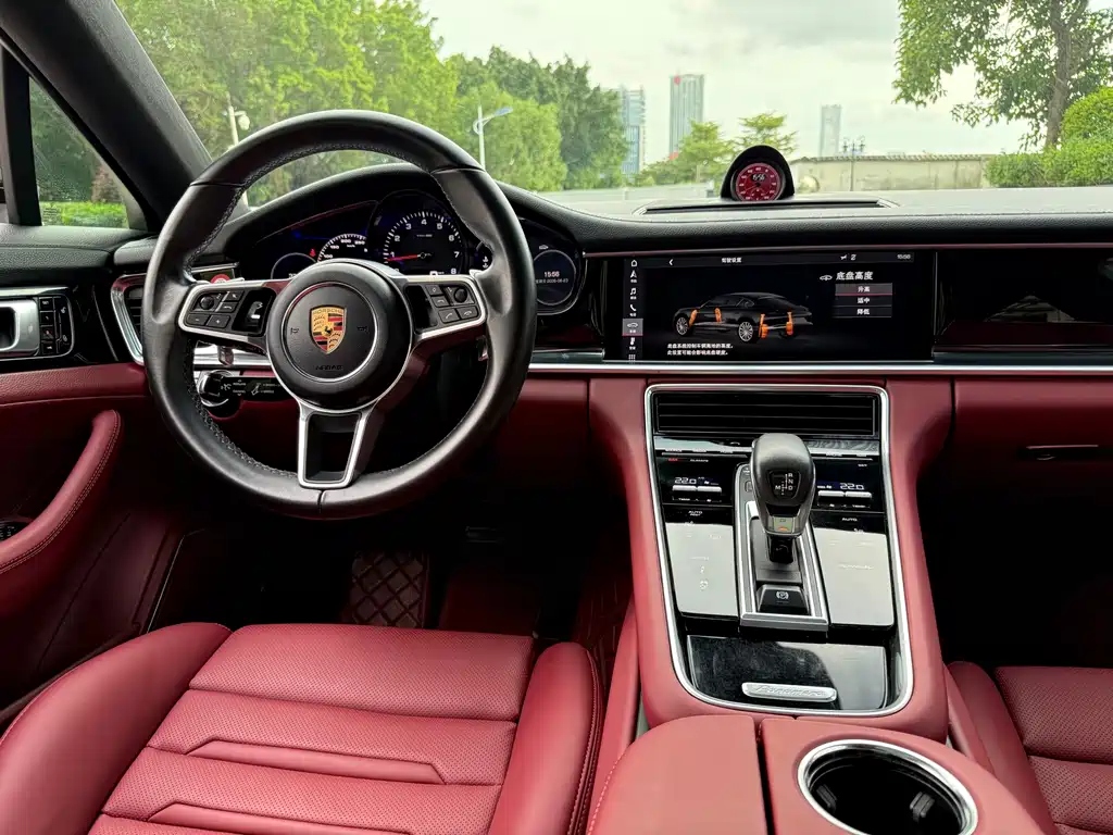 Porsche Panamera 2018 — фото 9
