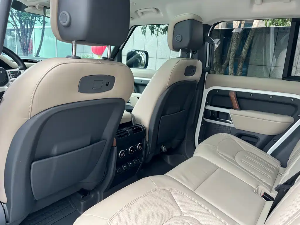 Land Rover Defender 2020 — фото 14
