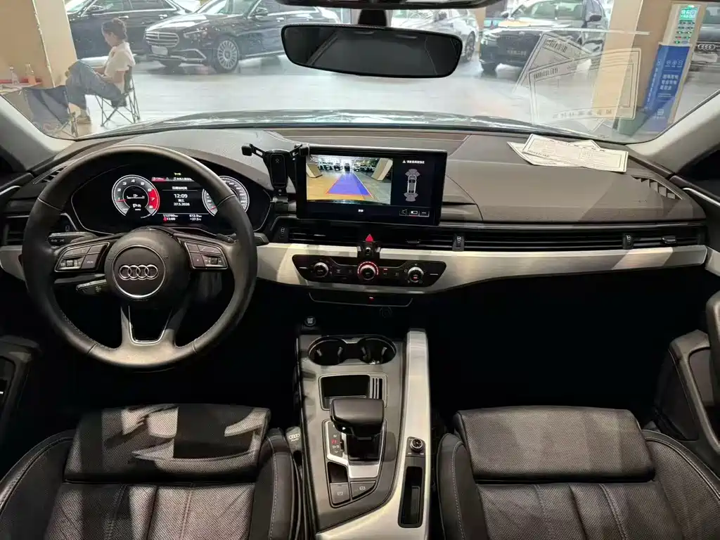 Audi A4L 2021