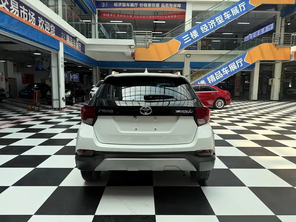 Toyota Yaris L 2022