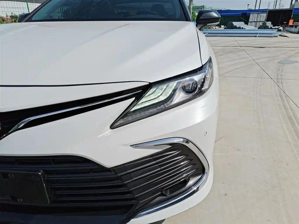 Toyota Camry 2022 — фото 24
