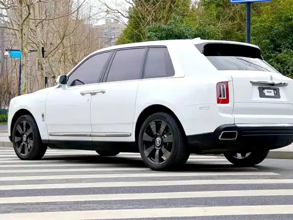 Rolls-Royce Cullinan 2021