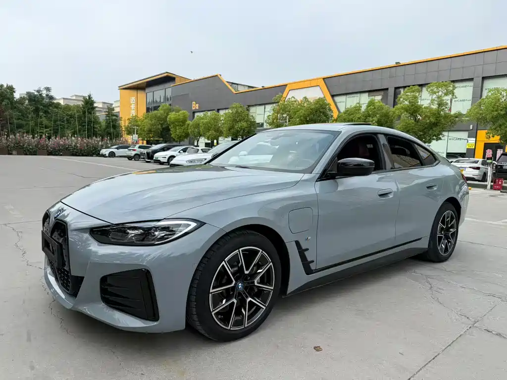BMW i4 2023