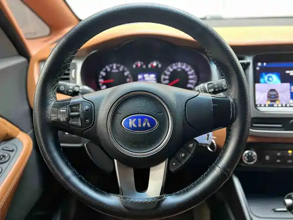 Kia Jiale 2013