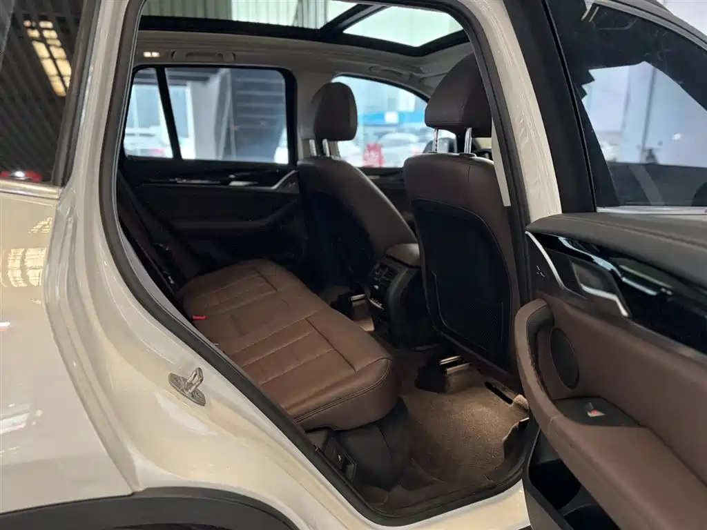 BMW X3 2018 — фото 11