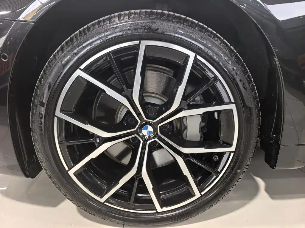 BMW 5 Series 2021 — фото 15