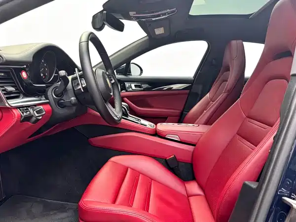 Porsche Panamera 2021