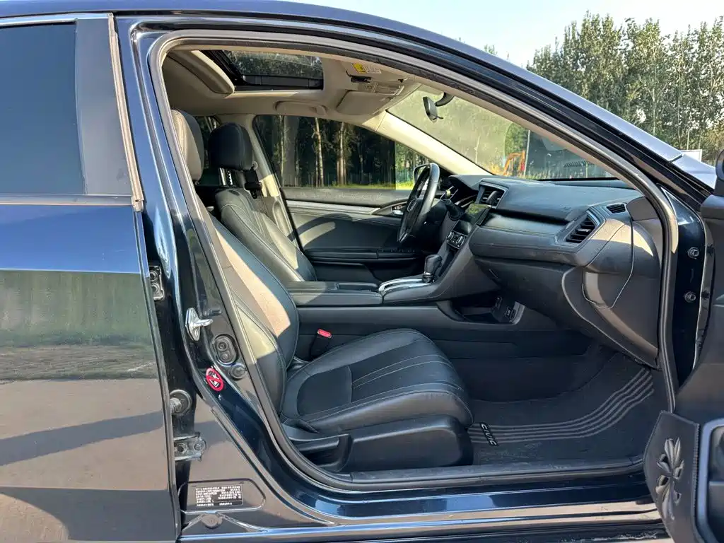 Honda Civic 2018 — фото 16