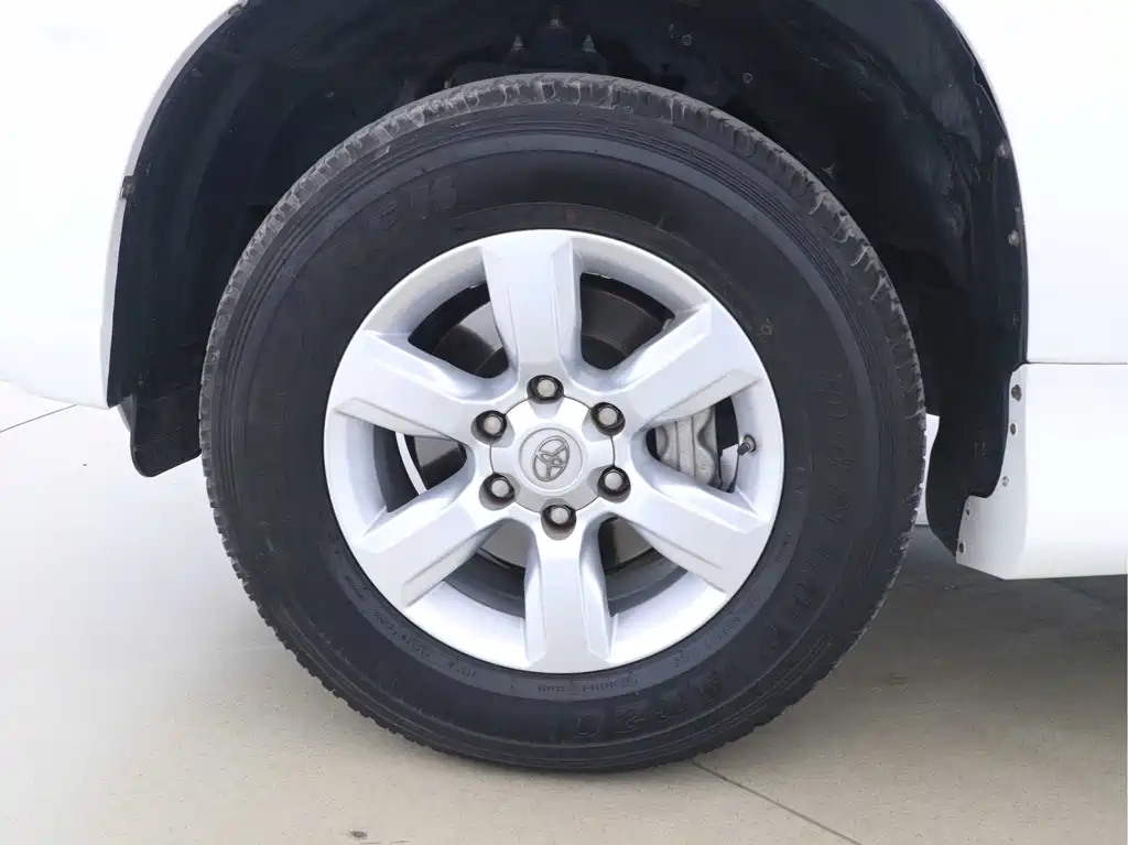 Toyota Prado 2017 — фото 12