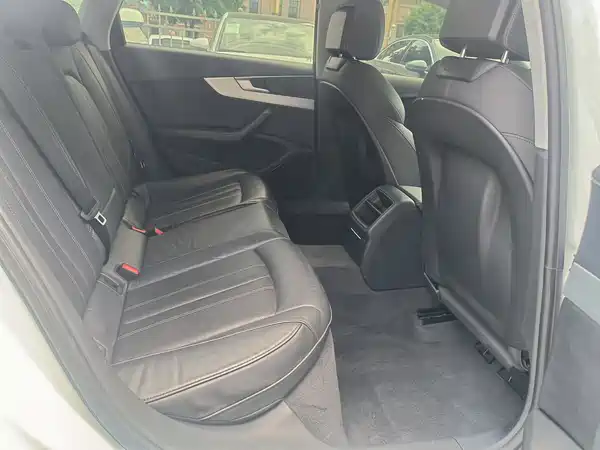 Audi A4L 2020