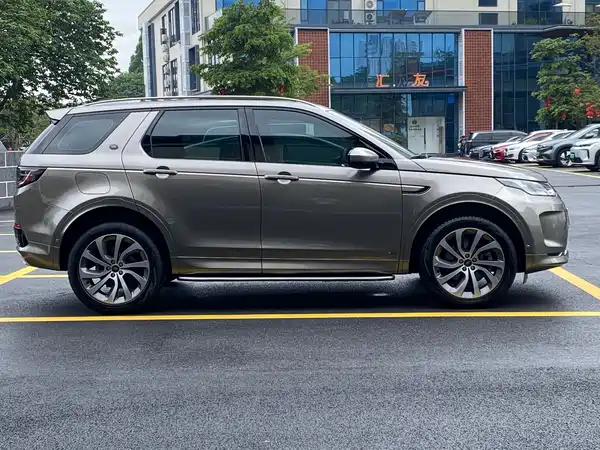 Land Rover Discovery Sport 2021