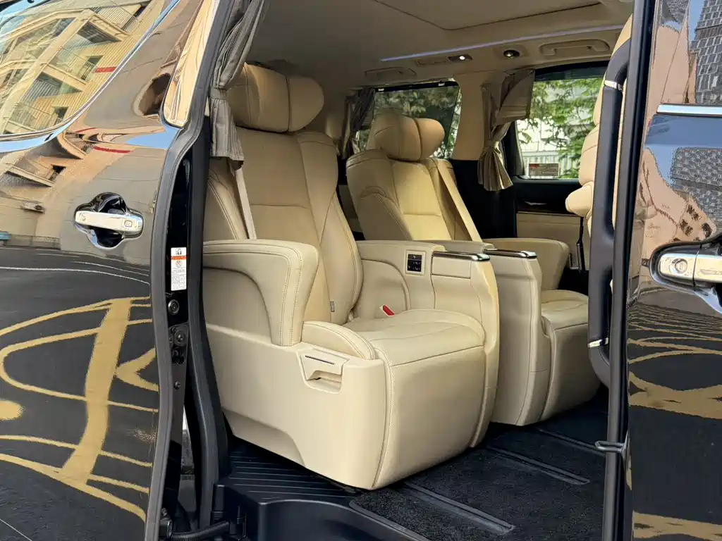 Toyota Alphard 2019 — фото 12