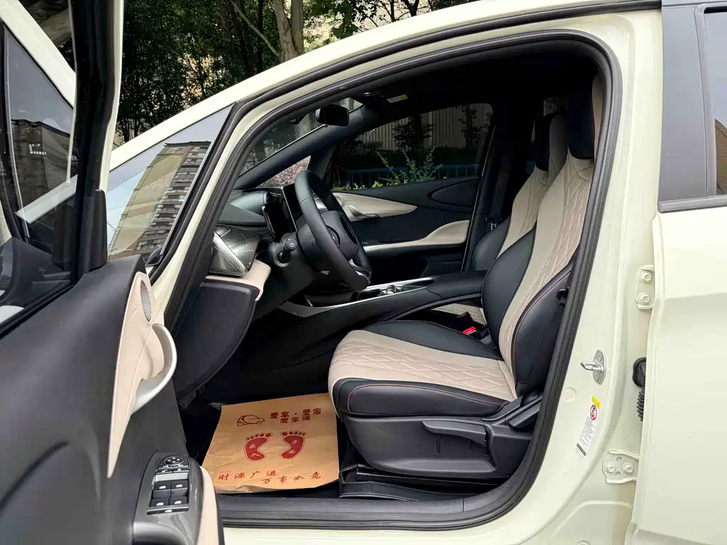 BYD Dolphin 2023