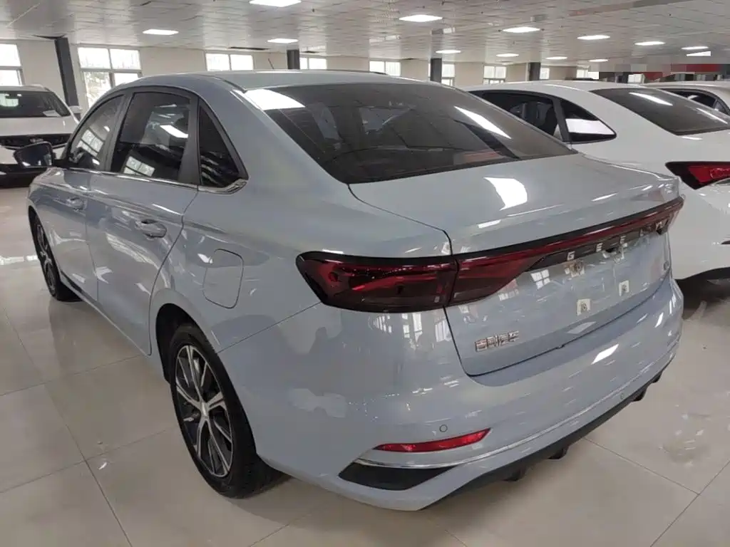 Geely Emgrand 2023