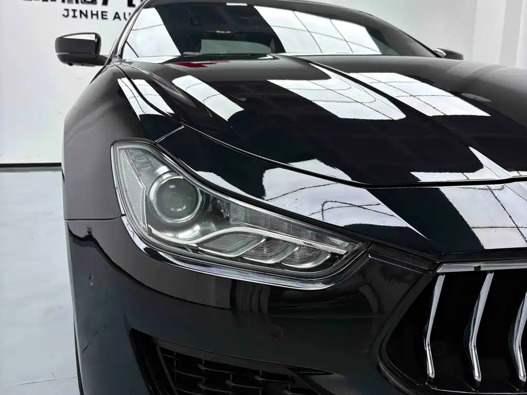 Maserati Ghibli 2018 — фото 25