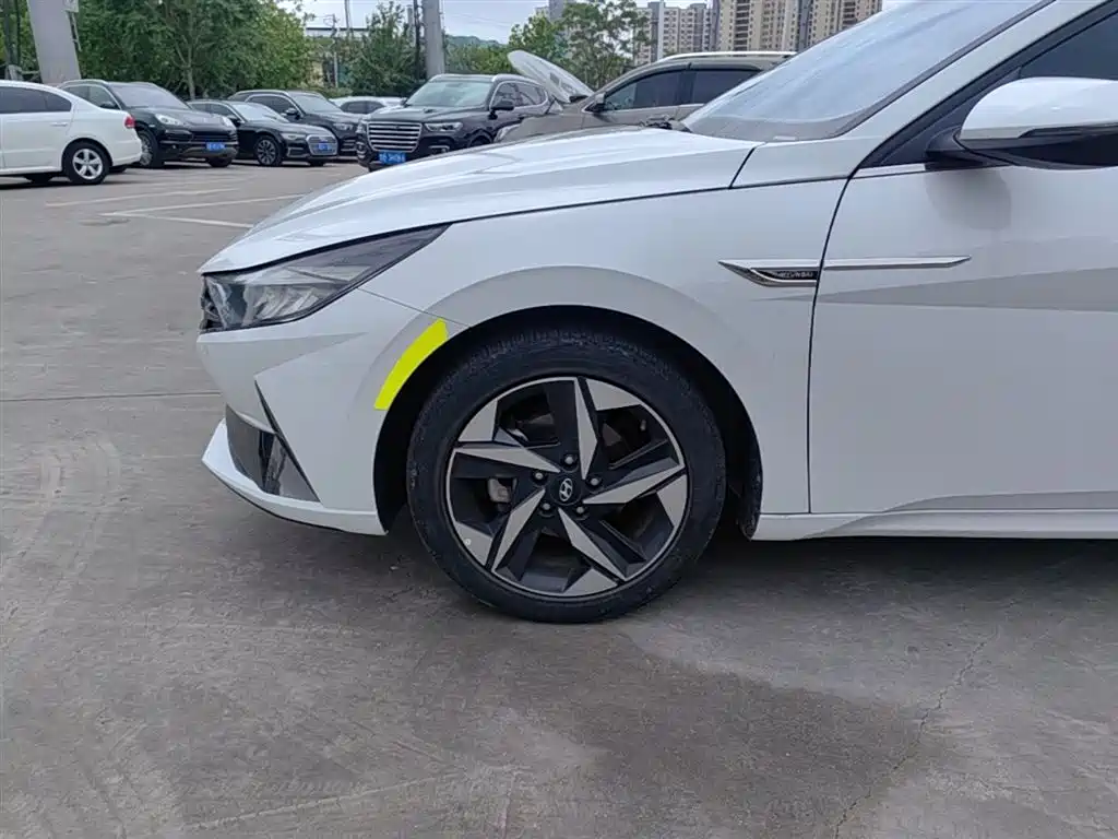 Hyundai Elantra 2021 — фото 23