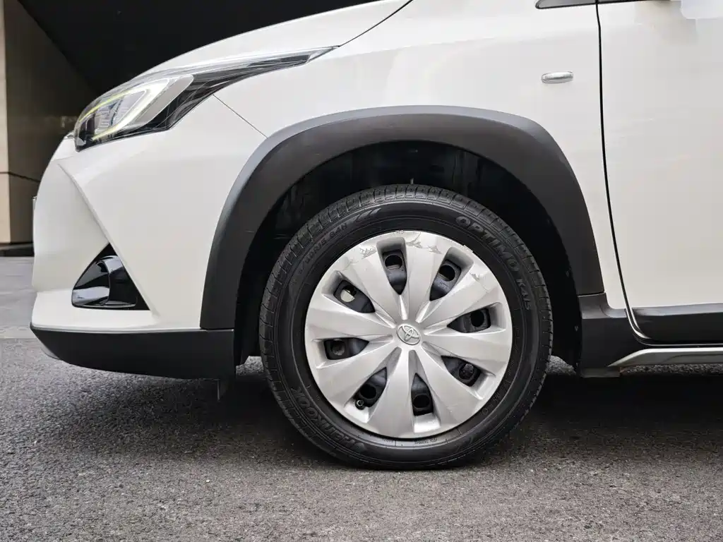 Toyota Yaris L 2020 — фото 18