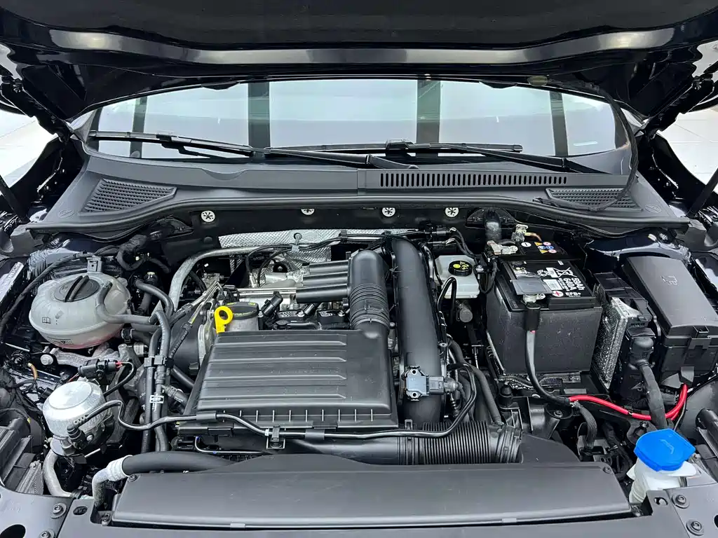 Volkswagen Passat 2023 — фото 25