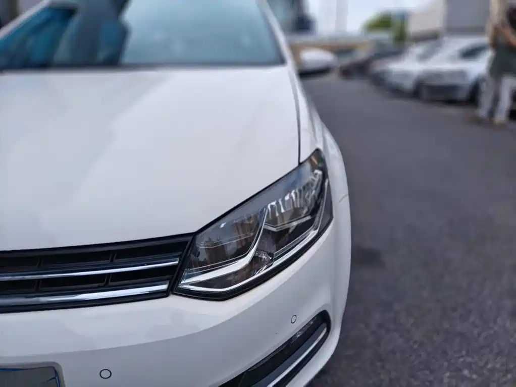 Volkswagen Polo 2016 — фото 10