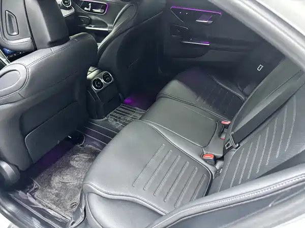 Mercedes-Benz C-Class 2024