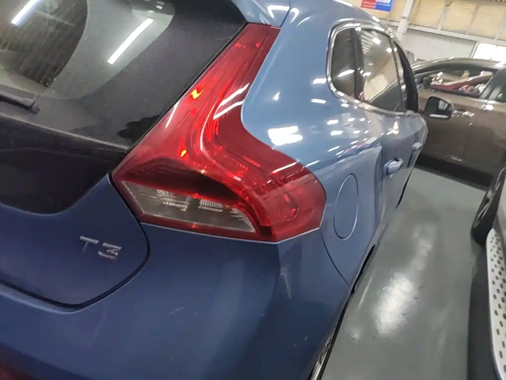 Volvo V40 2016 — фото 8