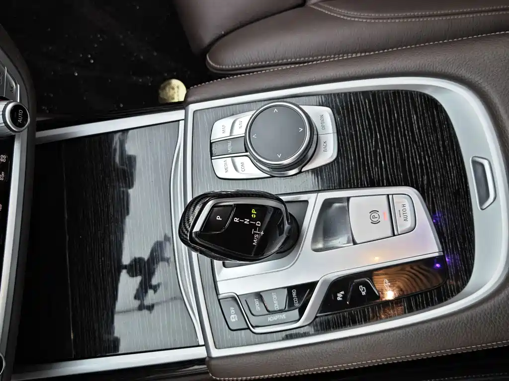 BMW 7 Series 2018 — фото 25