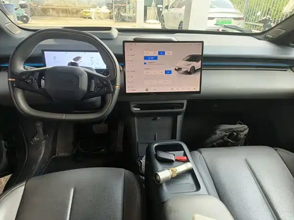 Lynk & Co Z20 2024