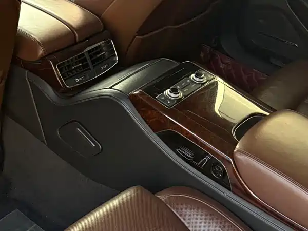 Audi A8 2013