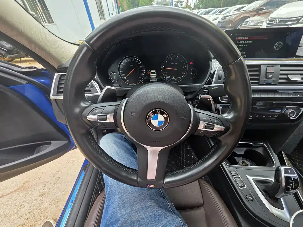 BMW 3 Series 2018 — фото 18