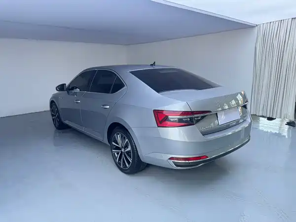 Skoda Superb 2023