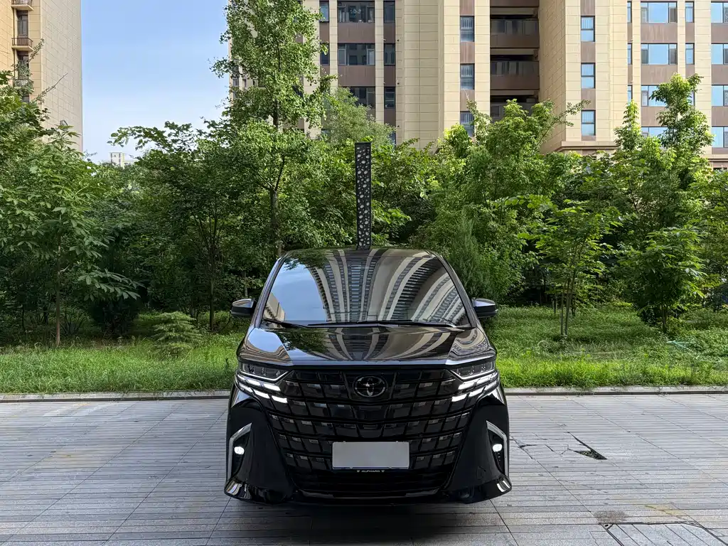 Toyota Alphard 2023 — фото 3