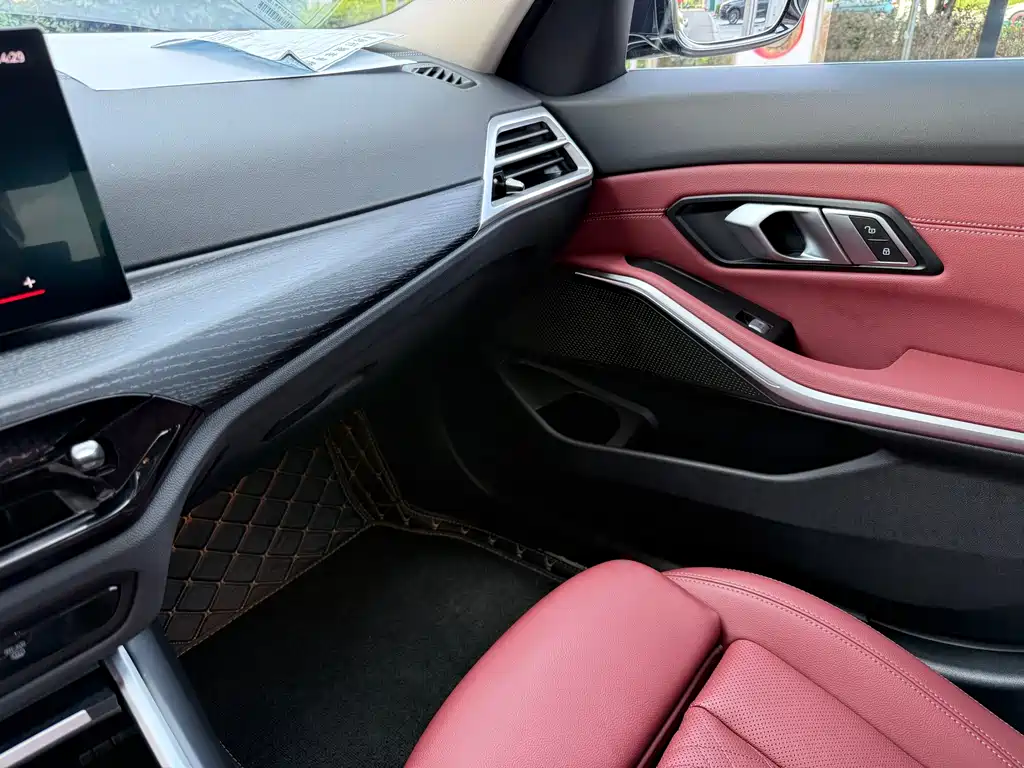 BMW 3 Series 2025