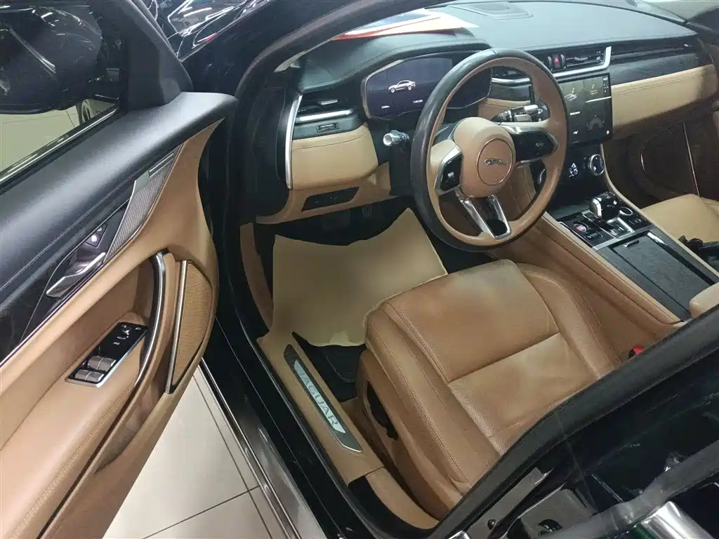 Jaguar XFL 2021 — фото 12