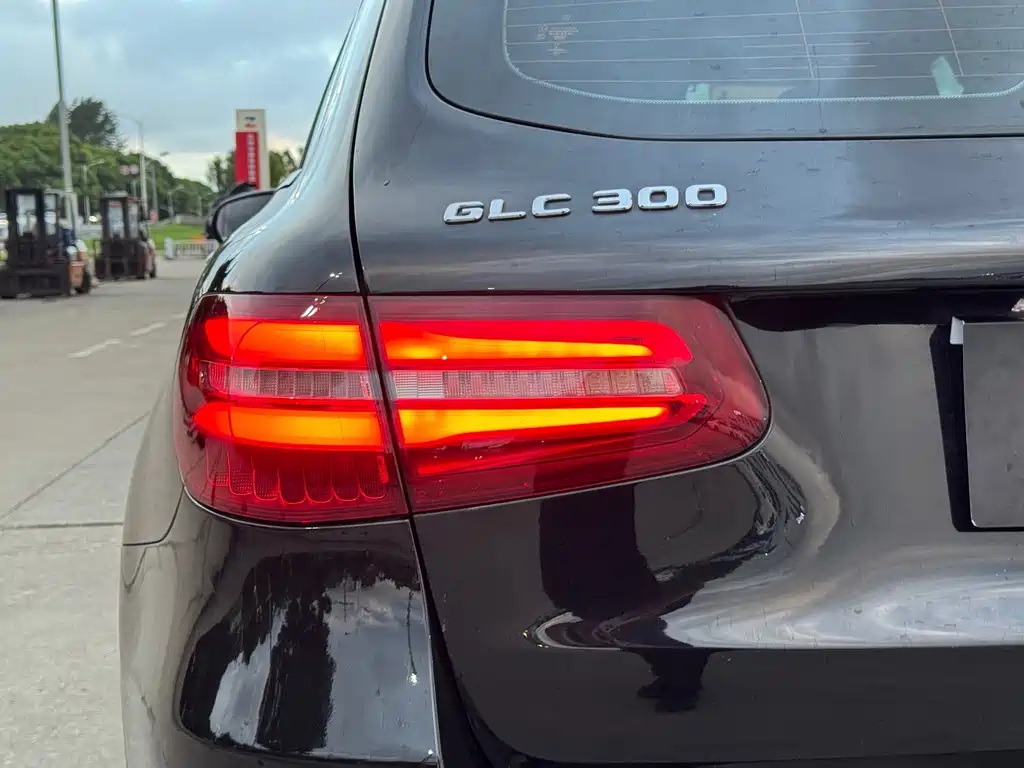 Mercedes-Benz GLC 2018 — фото 26
