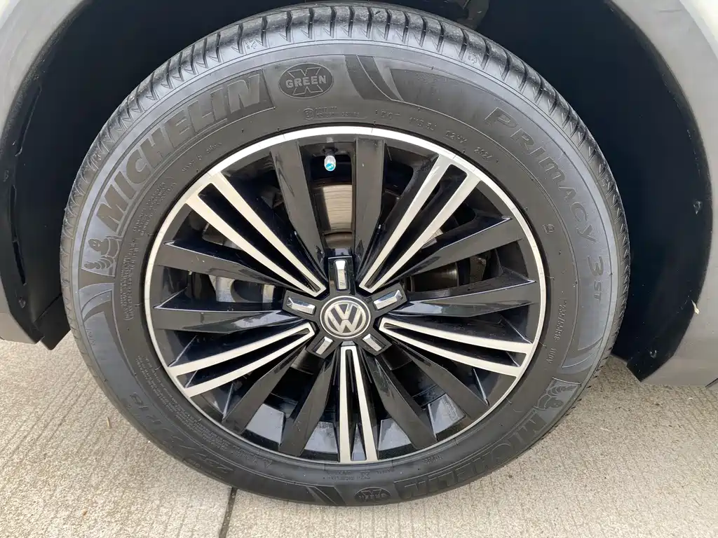 Volkswagen Tiguan L 2021 — фото 17