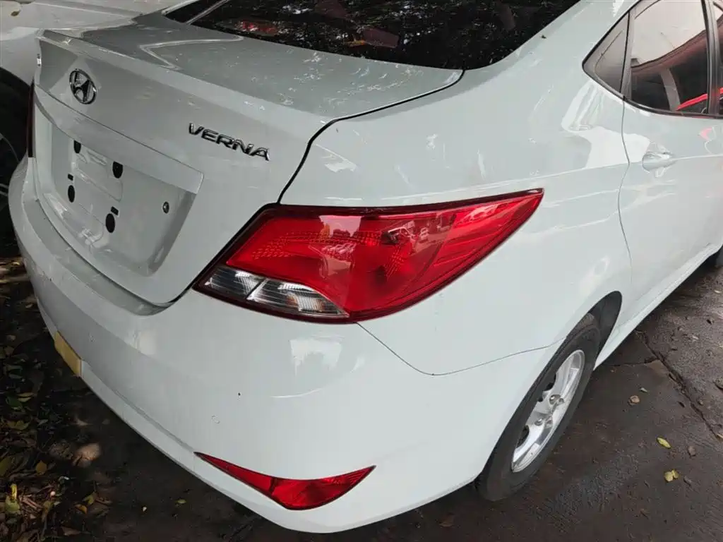 Hyundai Verna 2016 — фото 8